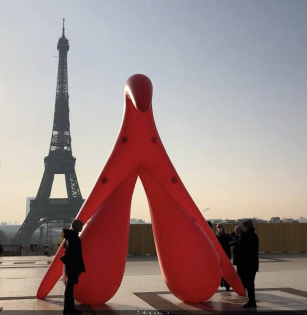 Clitoris géant à Paris