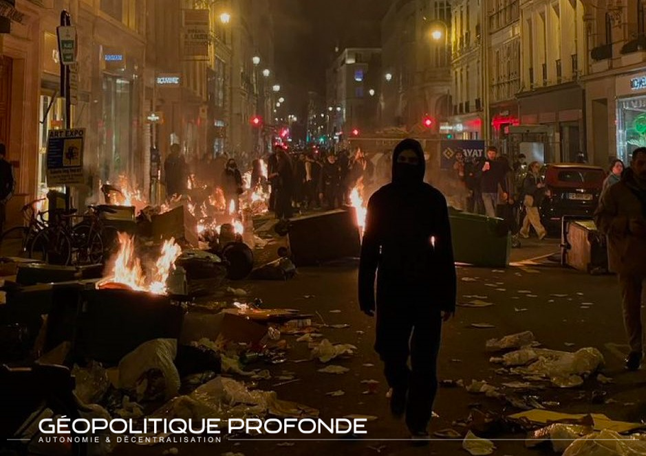 France-Chaos-Révolution-Macron-5ème République