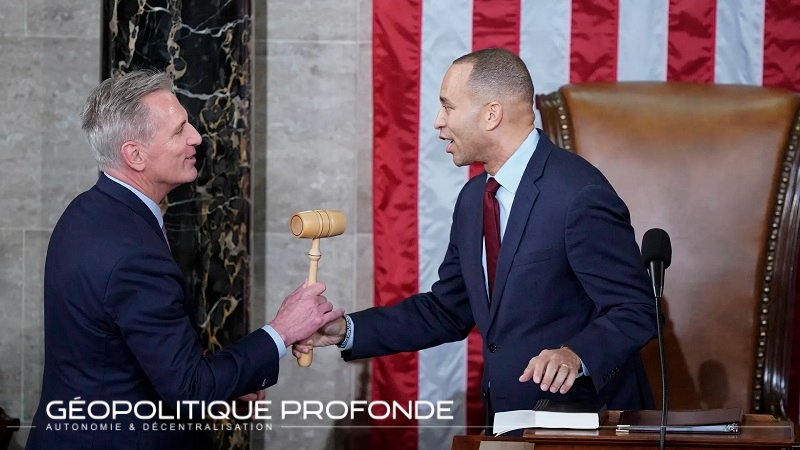 Kevin McCarthy, président de la Chambre des représentants, et Hakeem Jeffries, leader de la minorité Démocrate, Dette, congrès