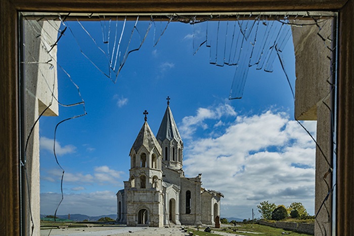 Cathédrale de Ghazanchetsots, après un bombardement de l'Azerbaïdjan