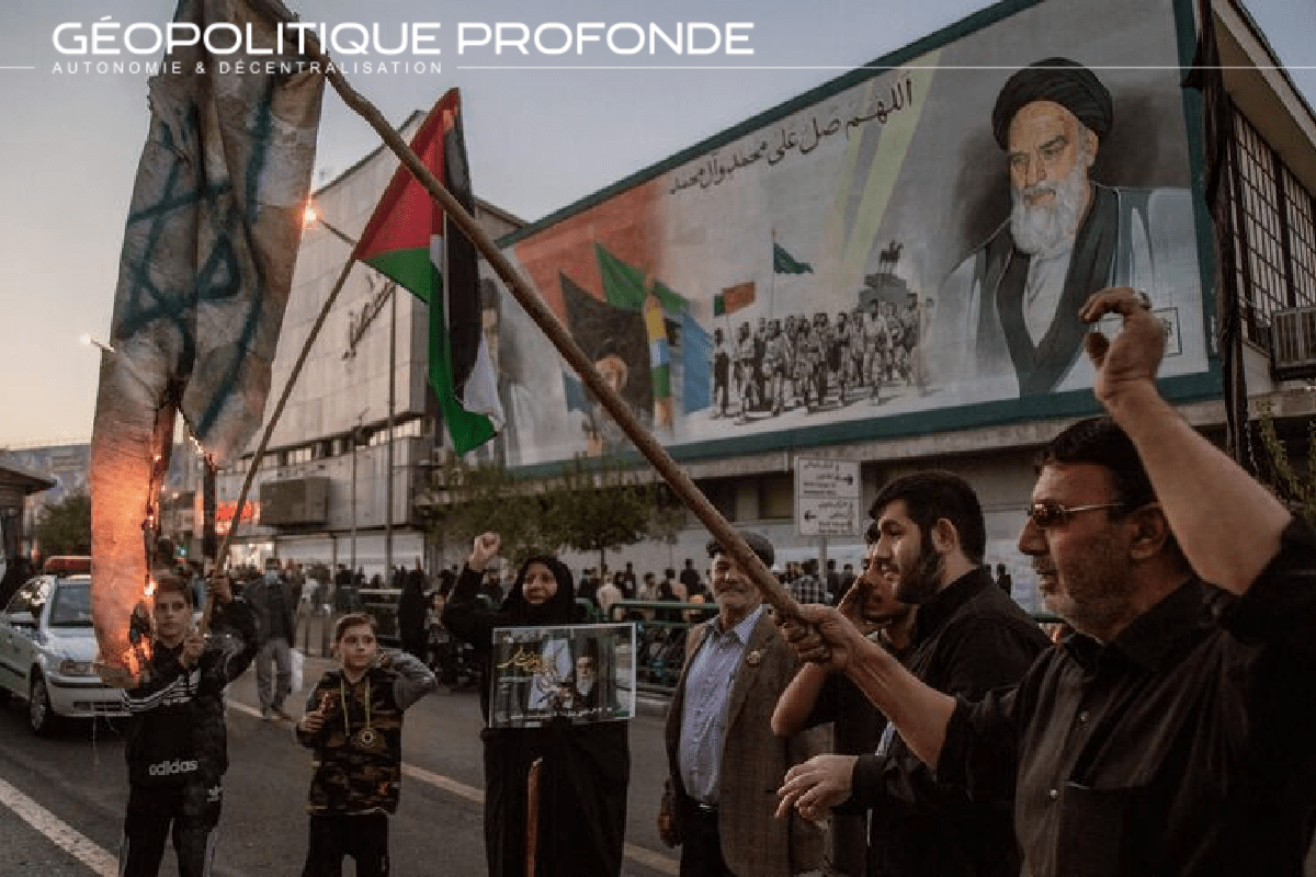 L'Iran met en garde contre l'expansion inévitable de la guerre après la cérémonie de lever du drapeau les Forces de Défense Israéliennes à Gaza.