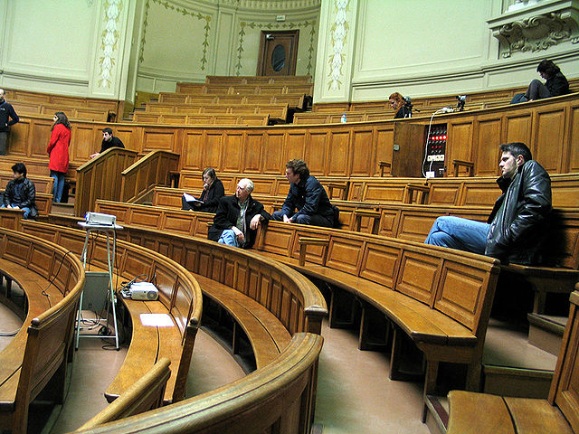 Université Sorbonne
https://commons.wikimedia.org/w/index.php?curid=288984