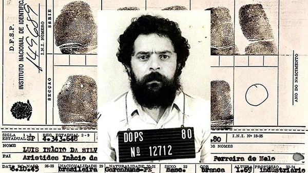  Lula lors de son arrestation au DOPS de São Paulo en avril 1980