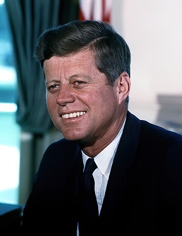 « Jack » John Fitzgerald Kennedy, Sr., président des États-Unis d'Amérique.