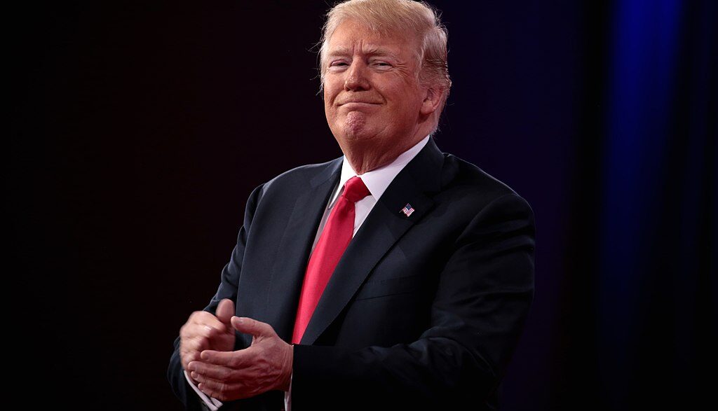 Donald Trump présentera bientôt son plan de paix pour l'Ukraine, incluant un rôle des forces européennes. Découvrez les enjeux de cette initiative.