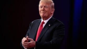 Donald Trump présentera bientôt son plan de paix pour l'Ukraine, incluant un rôle des forces européennes. Découvrez les enjeux de cette initiative.