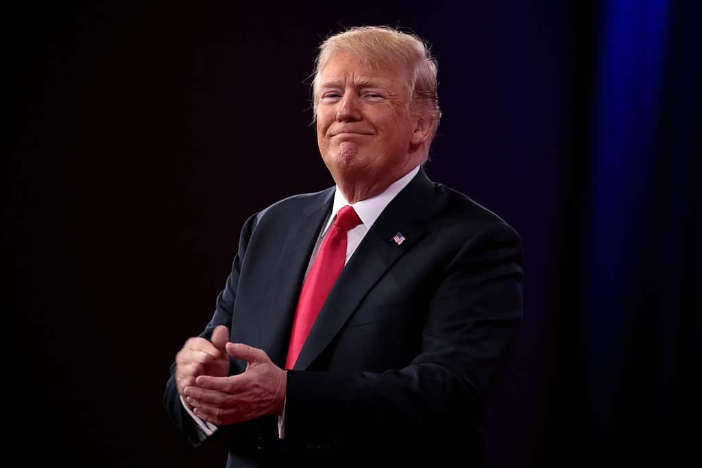Donald Trump présentera bientôt son plan de paix pour l'Ukraine, incluant un rôle des forces européennes. Découvrez les enjeux de cette initiative.