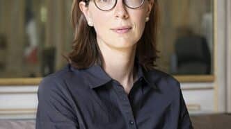 Découvrez comment les coupes budgétaires en France vont impacter les services publics, l'économie et votre pouvoir d'achat.