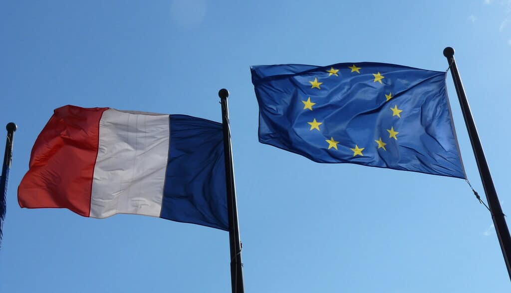 Découvrez pourquoi le déficit public de la France en 2024 atteint un niveau record et quelles en sont les conséquences pour l'économie nationale.
