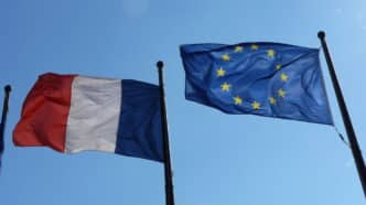 Découvrez pourquoi le déficit public de la France en 2024 atteint un niveau record et quelles en sont les conséquences pour l'économie nationale.