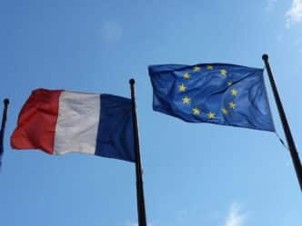 Découvrez pourquoi le déficit public de la France en 2024 atteint un niveau record et quelles en sont les conséquences pour l'économie nationale.