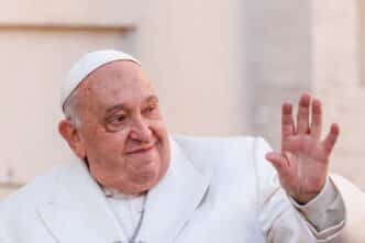Le pape François est décédé ce 21 avril à 88 ans. Retour sur la vie, les combats et l'héritage de ce pape venu des périphéries.