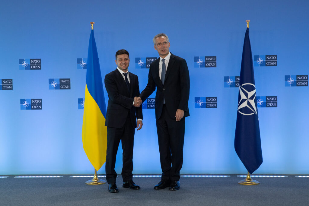Jens Stoltenberg et Volodymyr Zelensky