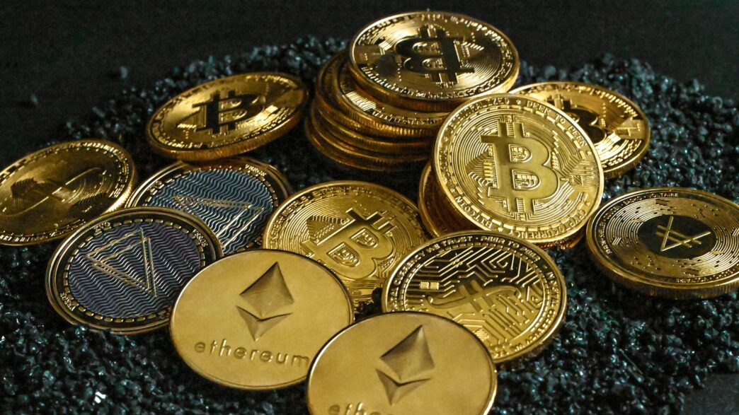 Cannes : les commerçants acceptent les paiements en cryptomonnaie. Une révolution dans le luxe et les paiements alternatifs dès cet été.