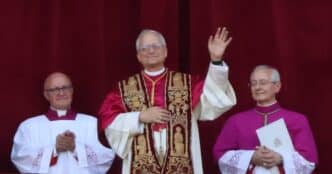 L’élection du nouveau pape Léon XIV fait scandale : Rik Devillé dénonce son passé trouble face aux abus sexuels dans l’Église catholique.