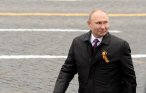 Découvrez comment la Russie prépare les célébrations du 9 mai 2025, une date clé marquant les 80 ans de la victoire soviétique sur le nazisme.