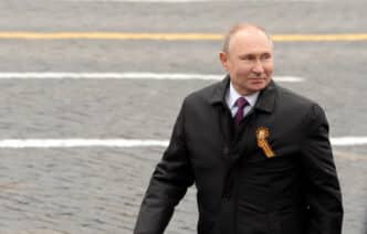 Découvrez comment la Russie prépare les célébrations du 9 mai 2025, une date clé marquant les 80 ans de la victoire soviétique sur le nazisme.