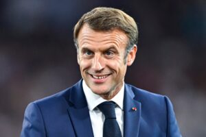 Communication Macron TF1 : un casting d’invités triés sur le volet pour une émission où chaque voix semble servir un récit bien orchestré.