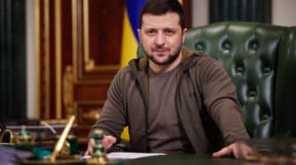 Volodymyr Zelensky a annoncé lundi le lancement d’une nouvelle opération d’échange de prisonniers avec la Russie