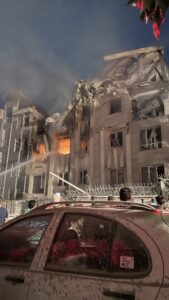 Israël bombarde Téhéran