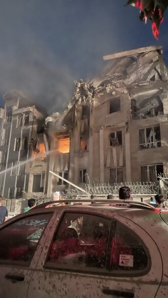 Israël bombarde Téhéran