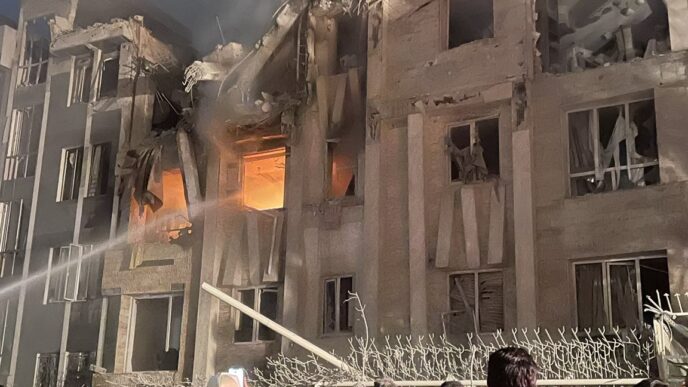 Israël bombarde Téhéran