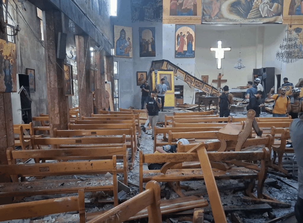 Au cours de la Messe un attentat islamiste dans l'église grecque orthodoxe Saint Elie dans la banlieue de #Damas a fait 22 martyrs et 53 blessés.