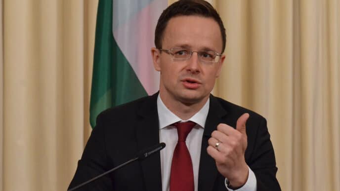 Hongrie et la Slovaquie bloquent le paquet de sanctions contre la Russie