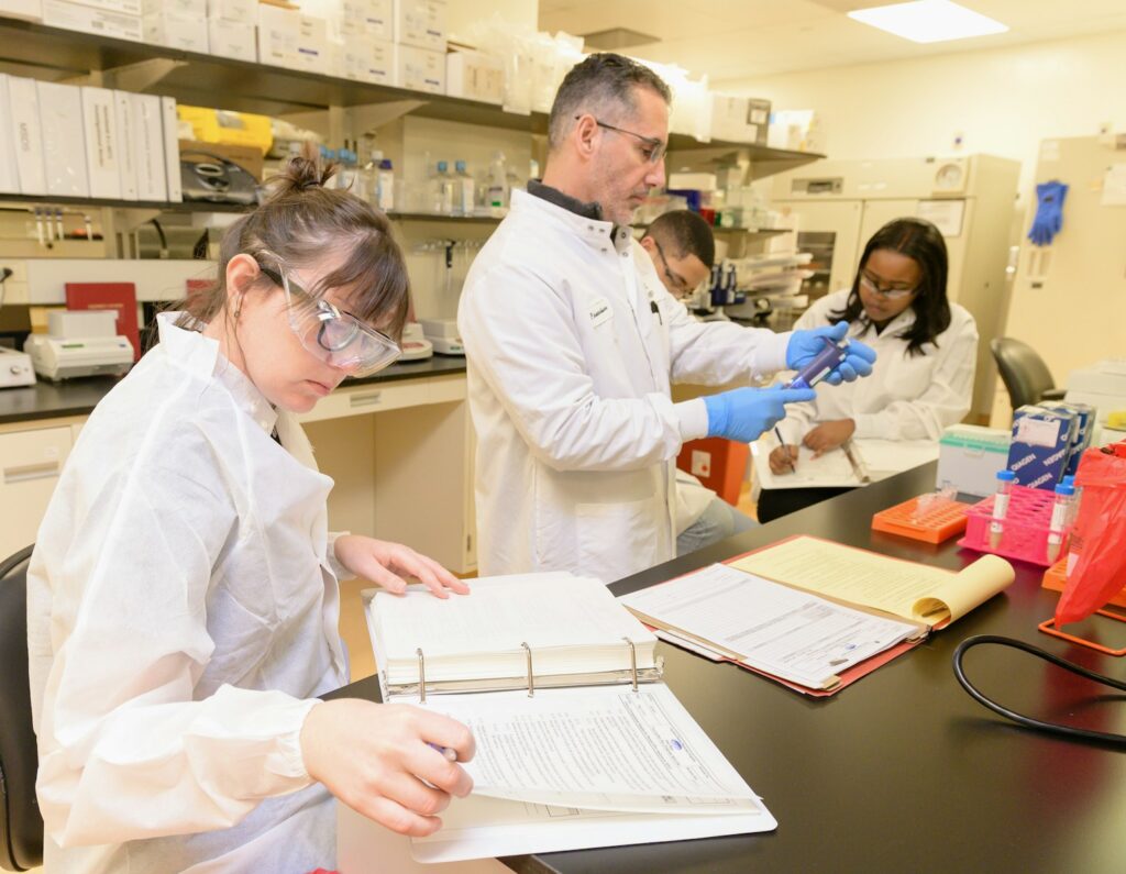 des scientifiques