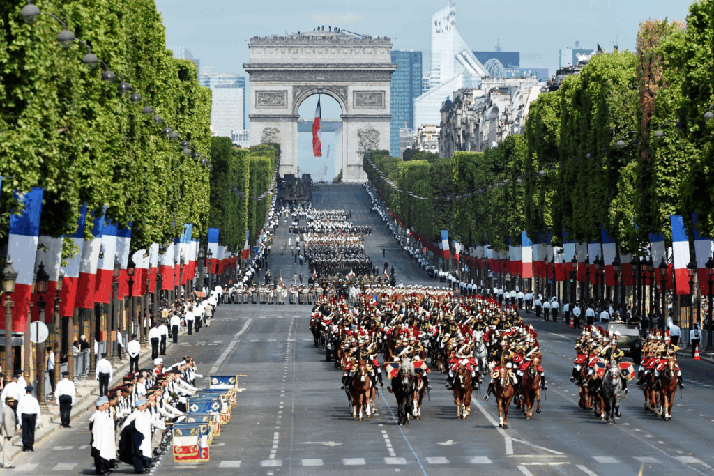 14 juillet aujourd'hui, Paris, Champs Elysées. 