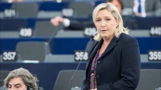 Marine Le Pen, critique , Trump, Droit de douanes