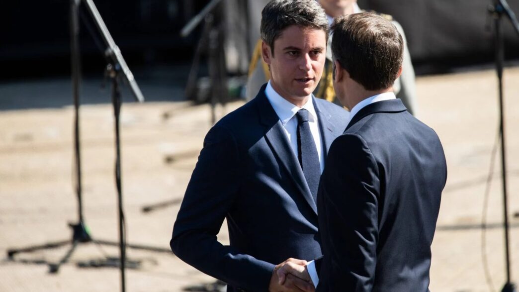 Après avoir défendu la GPA, Attal se fait recadrer sèchement par Macron