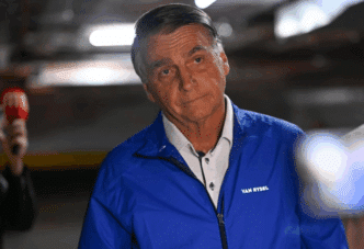 Bolsonaro placé en résidence surveillée par le président de la Cour suprême du Brésil, sanctionné par les États-Unis