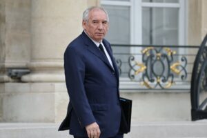 Cinquième Premier ministre en vingt-et-un mois : Sébastien Lecornu succède à Bayrou après un vote de confiance raté