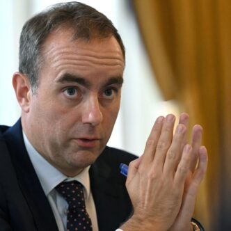 Fusion d’agences, dématérialisation… Lecornu saisit ses ministres de 70 mesures pour rendre l’État plus efficace