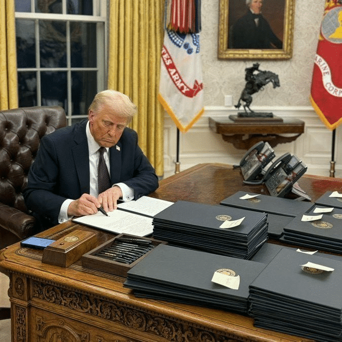 Trump annonce des droits de douane de 130 % sur la Chine