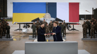 Emmanuel Macron et Volodymyr Zelensky ont annoncé la signature d’une déclaration d’intention pour l’achat de 100 Rafale par Kiev