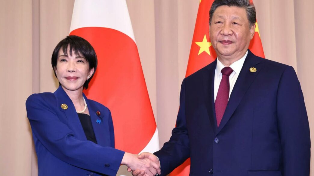 Le ministre chinois des Affaires étrangères affirme que le Japon a franchi une ligne rouge avec ses déclarations sur une intervention militaire à Taïwan