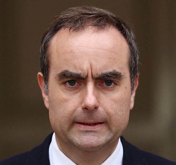 Sébastien Lecornu dévoile un plan choc pour réduire de 300 millions d’euros le budget de communication de l’État