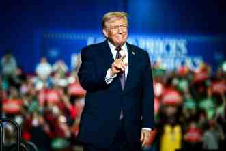 Trump rejette la pression israélienne pour maintenir les sanctions contre la Syrie