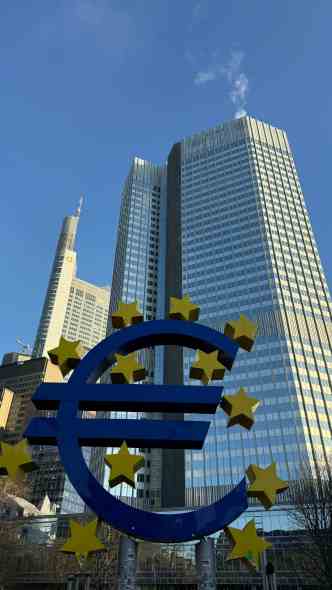 Bourses européennes progressent légèrement avec DAX et CAC 40 à +0,4 % en matinée