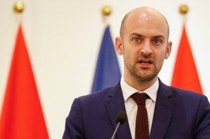 Iran : « Nous soupçonnons la répression la plus violente dans l’histoire contemporaine » du pays, lance Jean-Noël Barrot