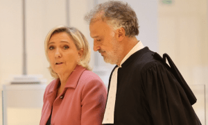 Au premier jour de son procès en appel, Marine Le Pen soutient n'avoir "rien dissimulé"