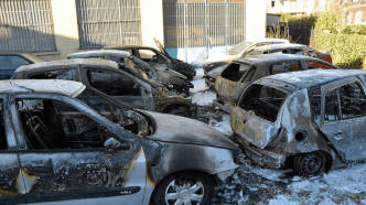 Un mort à Marseille, un enfant blessé à Chelles et des voitures brûlées : le bilan des violences en marge du Nouvel An