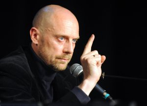 Affaire Epstein : critiquer l'oligarchie mondialisée sans tomber dans le piège de l'antisémitisme