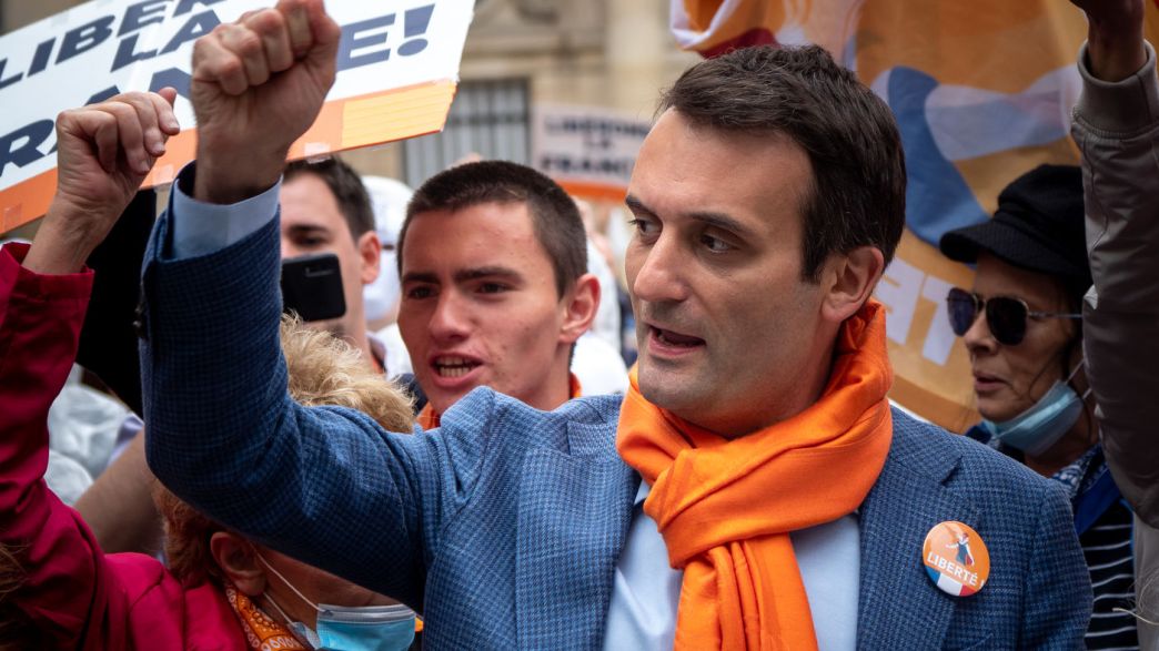 Florian Philippot mobilise au Champ-de-Mars contre le DSA et pour la vérité sur Epstein