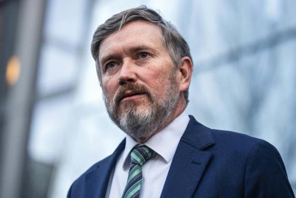 Les bombes américaines tombent sur Téhéran : la France regarde passer les trains