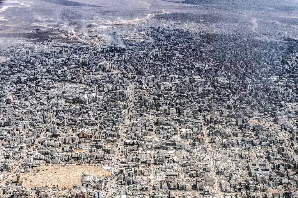 Raids aériens israéliens tuent 32 Palestiniens à Gaza dans la nuit de vendredi à samedi