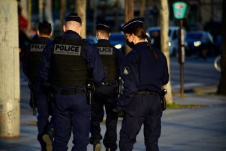 Reconnaissance faciale et contrôle d’identité : l’enquête qui révèle des pratiques illégales de la police