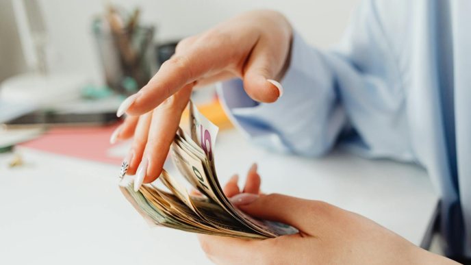 La Suède fait marche arrière : le retour du cash face aux risques du tout numérique